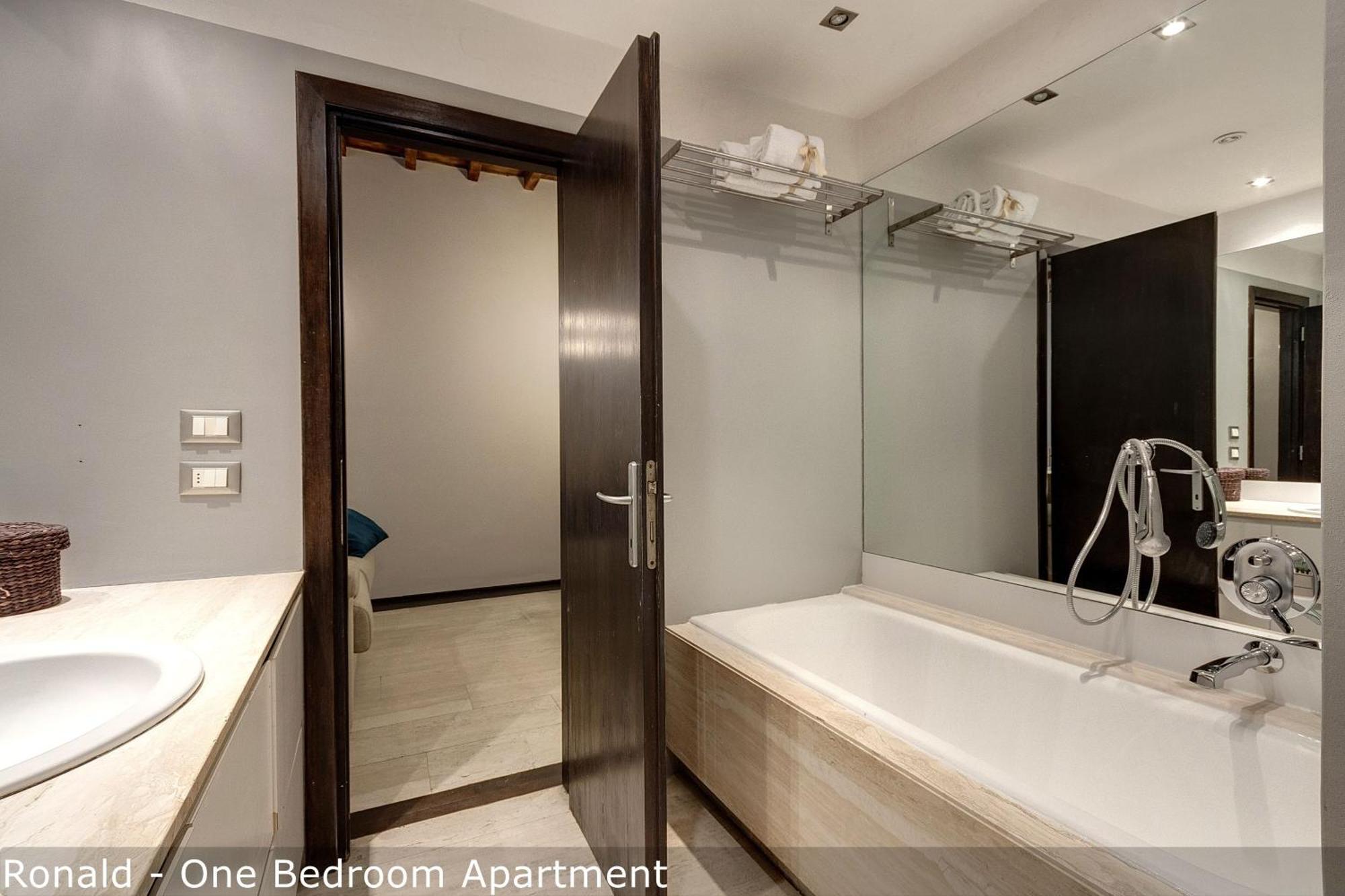Calzaiuoli Apartments By Mamo Florence Bilik gambar
